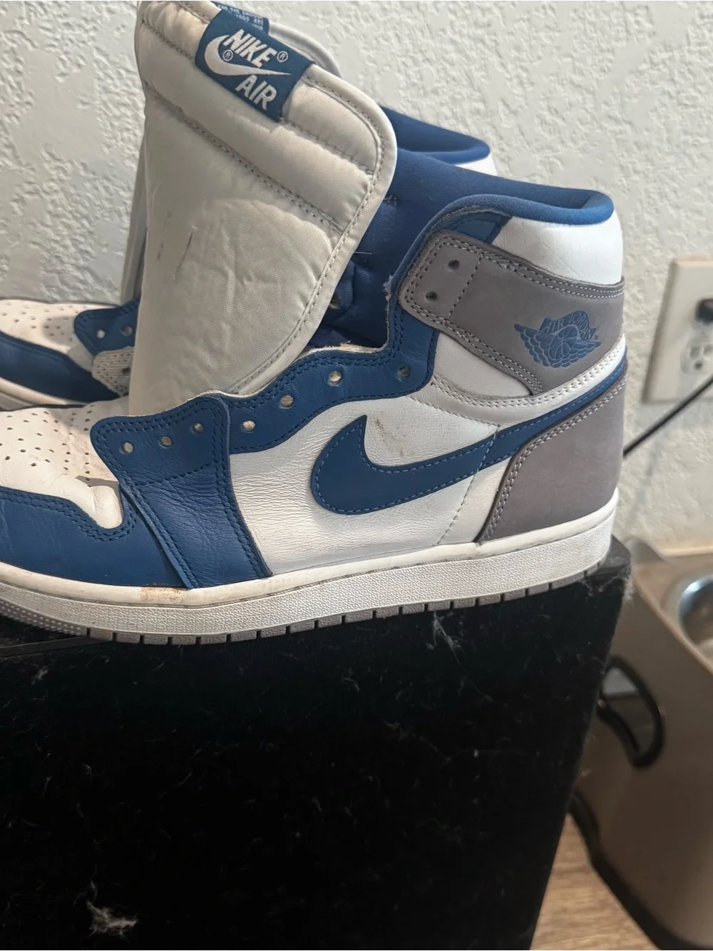Nike Air Jordan 1 High - White & Blue